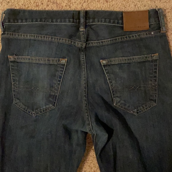 Lucky Brand Jeans. 410 Athletic Fit. 30 x 32 - Picture 5 of 6